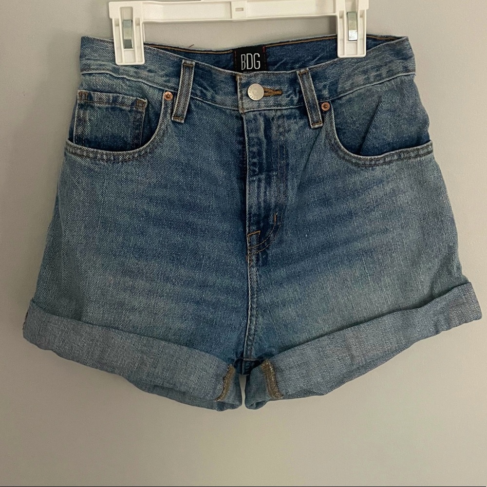 BDG Mom jean shorts - 26